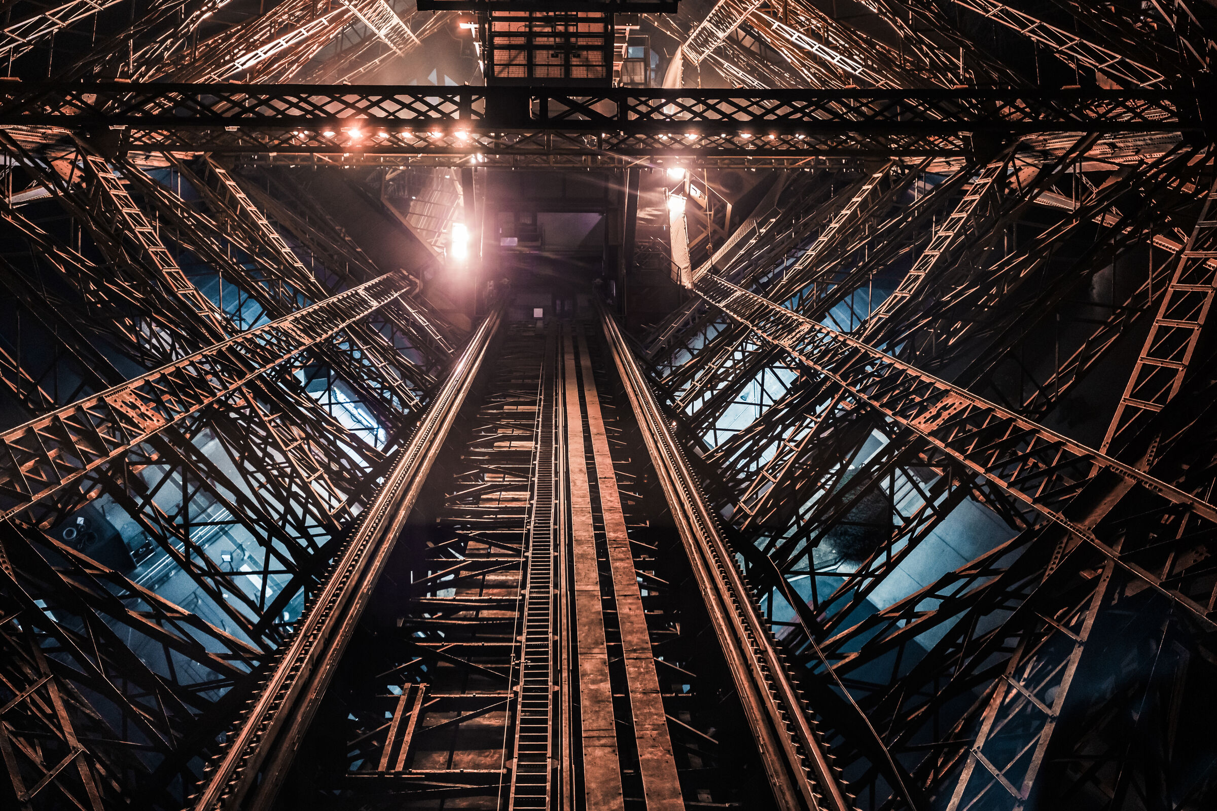 Liftschacht vom Eifelturm